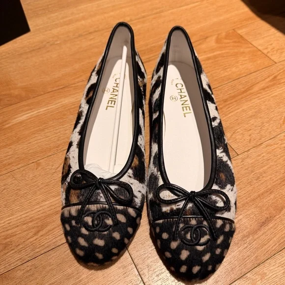 CHANEL animal Print pony Hair Ballet Flats - Picture 2 of 6